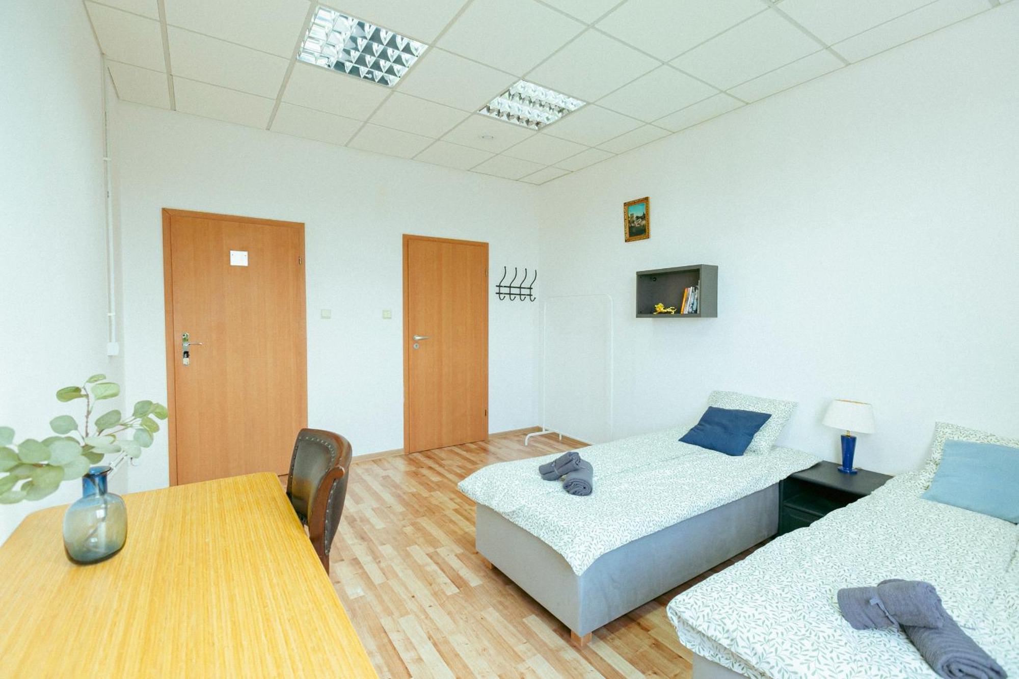 Hostel Metro Kabaty Varsovia Exterior foto